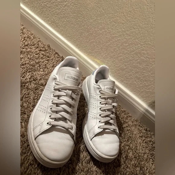 Adidas 6.5 cloudfoam sneaker // all white shoe with iridescent heel. Light wear. - Picture 5 of 6